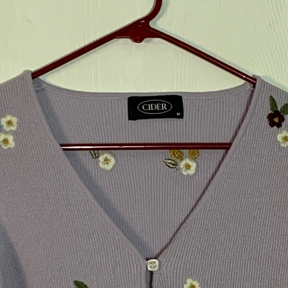 Cottagecore Cider Lavender Floral Embroidered Cardigan Size M Boho 90's - Picture 2 of 6